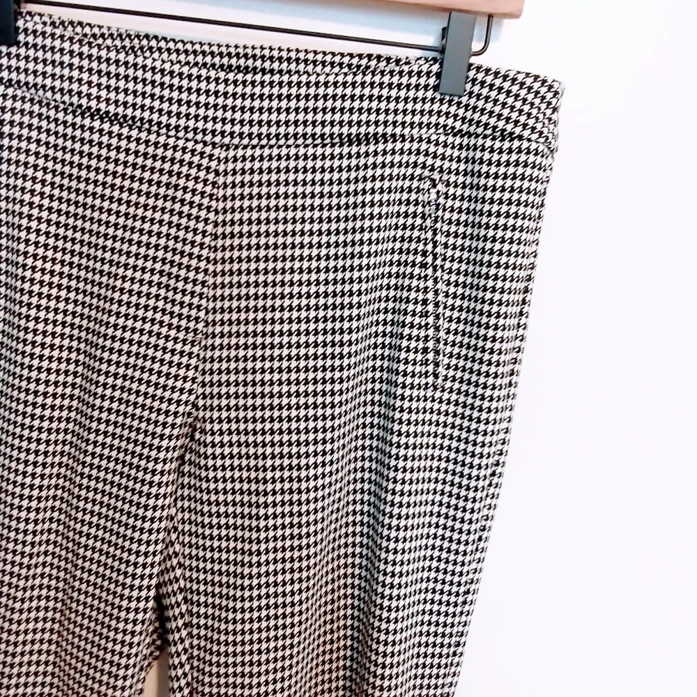 Zac and Rachel black and white Chevron stretchy pants size 8